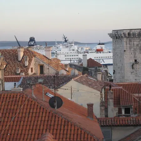 Piazza Old Town Apartamento