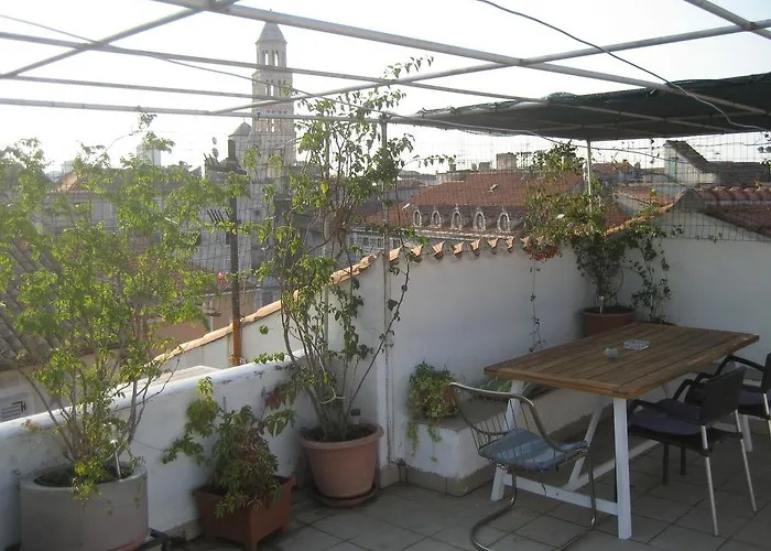 Piazza Old Town Apartment *