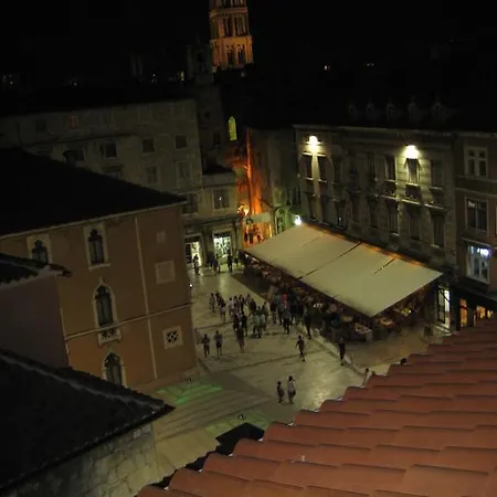 Piazza Old Town Апартаменты