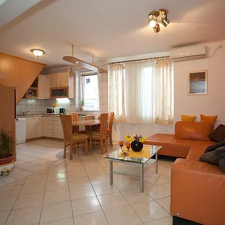 Piazza Old Town Апартаменты